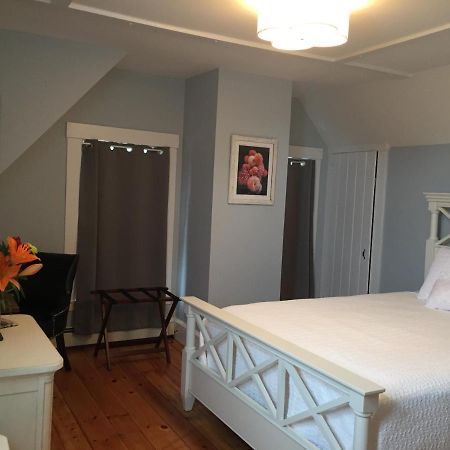 Sea Street Inn Hyannis Port Ngoại thất bức ảnh