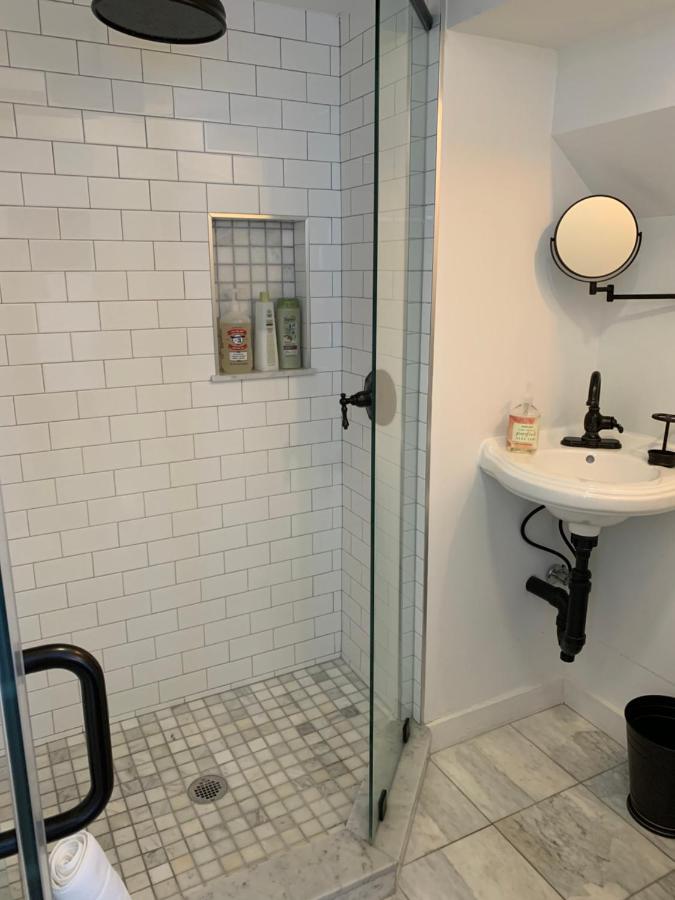 Sea Street Inn Hyannis Port Ngoại thất bức ảnh