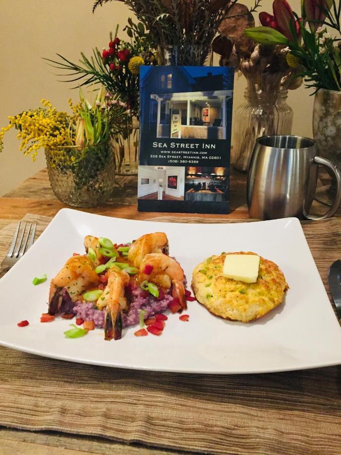 Sea Street Inn Hyannis Port Ngoại thất bức ảnh