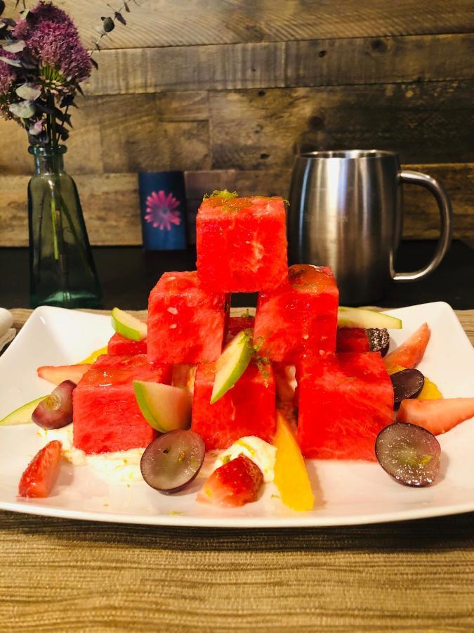 Sea Street Inn Hyannis Port Ngoại thất bức ảnh