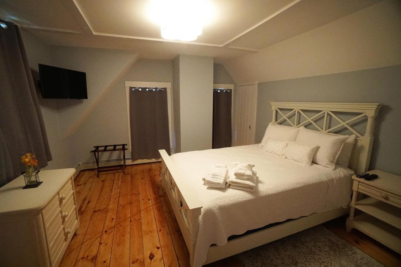 Sea Street Inn Hyannis Port Ngoại thất bức ảnh